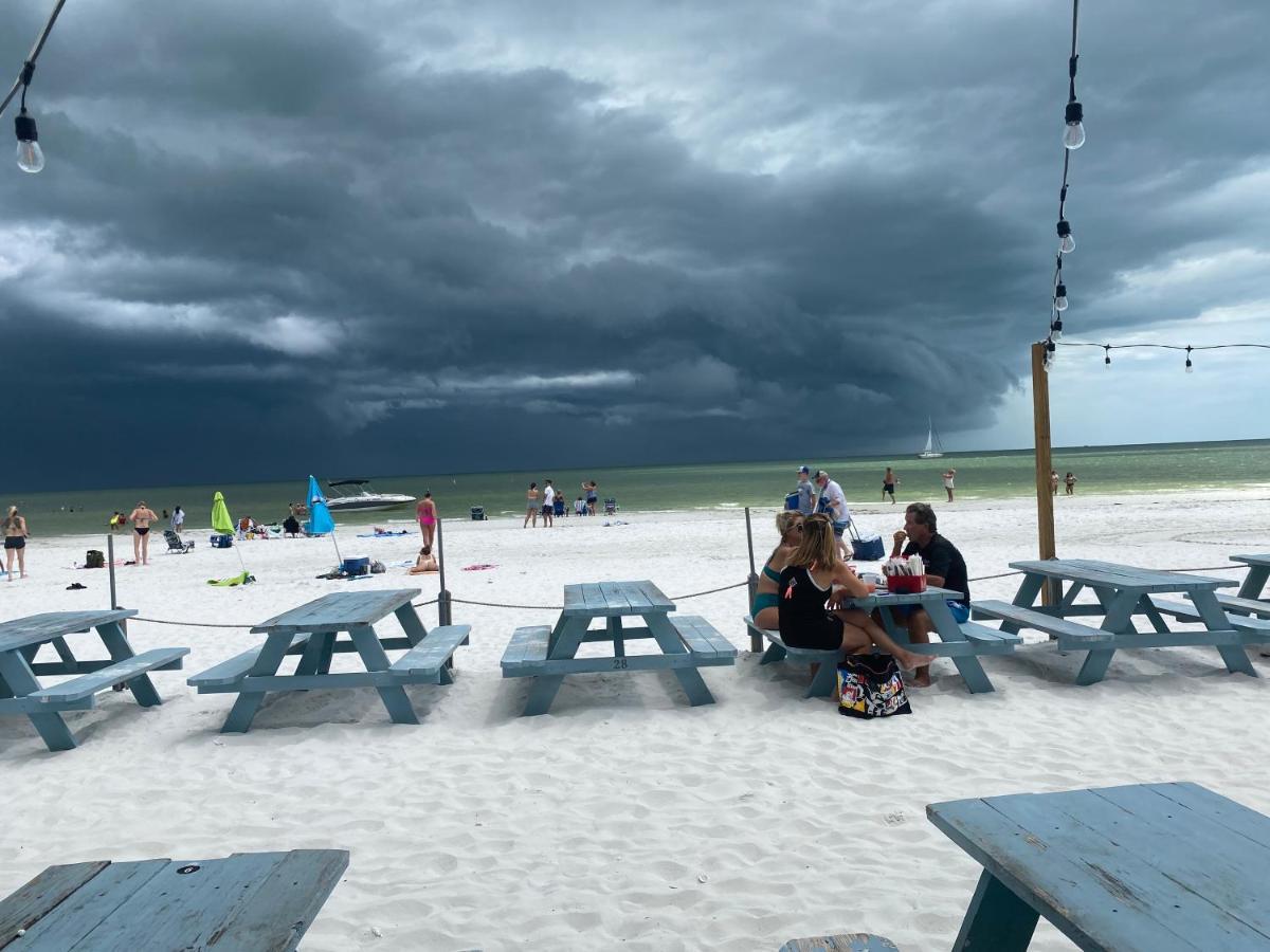 Homestay This Homestay Oasis Is The Cape's Best Place To Cape Coral